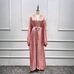 Charger l'image dans la galerie, abaya - kimono - satin - rose - femme - modest - fashion