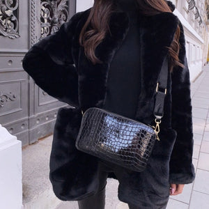 manteau - fausse - fourrure - femme - modest - fashion - vêtement - noir